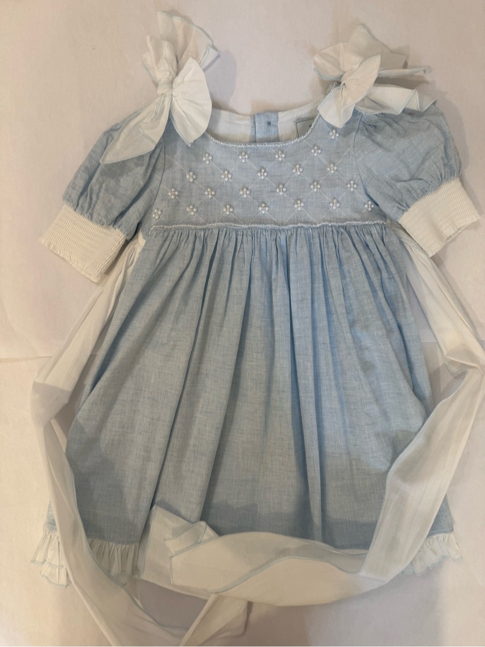 Petite Maison Kids Size 4 Blue & White Smocked Girls' Formal Dress